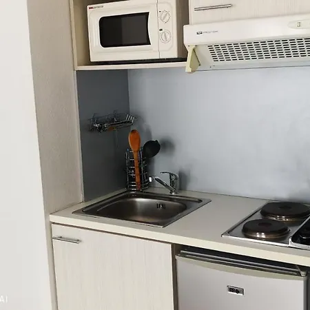 24m2 Au 4eme Etage Ascenseur A Cote De La Gare Sncf, Wifi 5g *