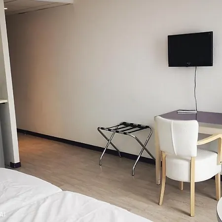 24m2 Au 4eme Etage Ascenseur A Cote De La Gare Sncf, Wifi 5g * Λούρδη