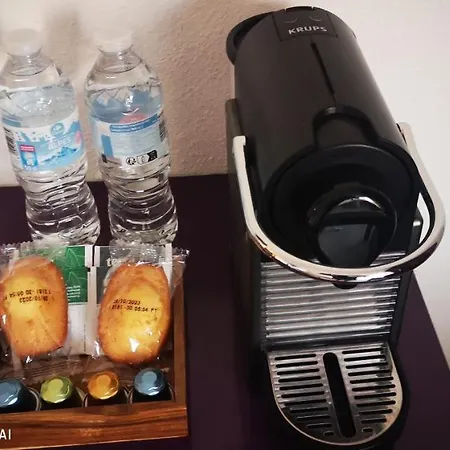 24m2 Au 4eme Etage Ascenseur A Cote De La Gare Sncf Διαμέρισμα *