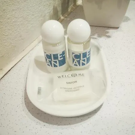 Appartement 24m2 Au 4eme Etage Ascenseur A Cote De La Gare Sncf, Wifi 5g *