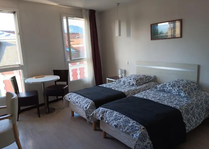 24m2 Au 4eme Etage Ascenseur A Cote De La Gare Sncf, Wifi 5g * Lourdes