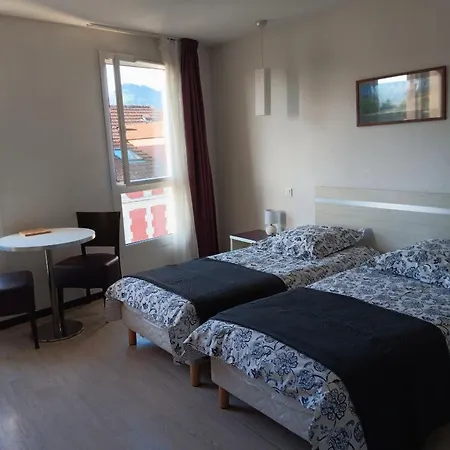 24m2 Au 4eme Etage Ascenseur A Cote De La Gare Sncf, Wifi 5g * Lourdes
