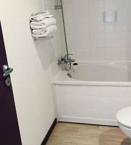 24m2 Au 4eme Etage Ascenseur A Cote De La Gare Sncf, Wifi 5g شقة *